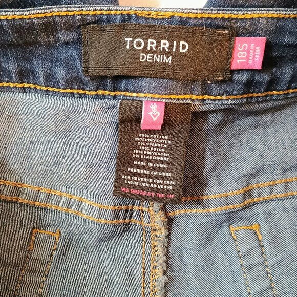 EUC: Torrid Sze 18S  Dark Wash Denim Jeans - Picture 3 of 3